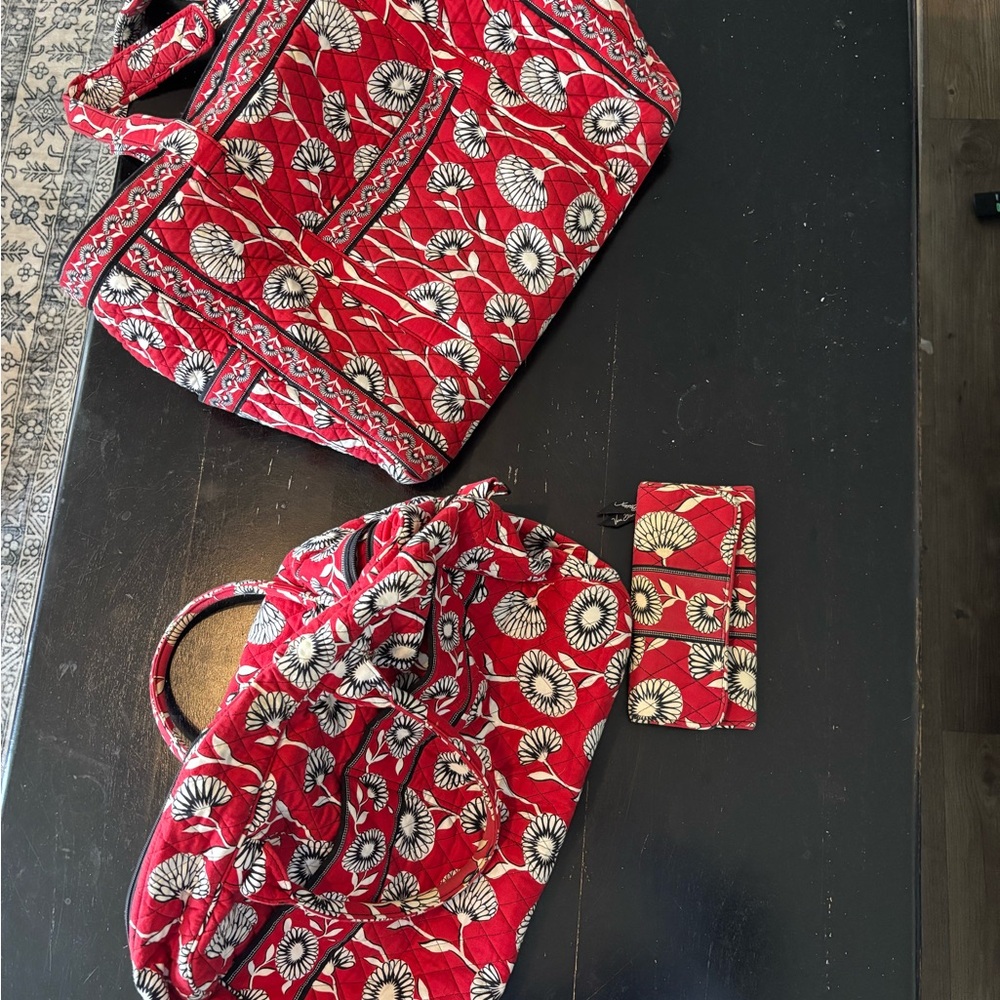 Vera Bradley Deco Daisy Red and Black Floral Tote Set